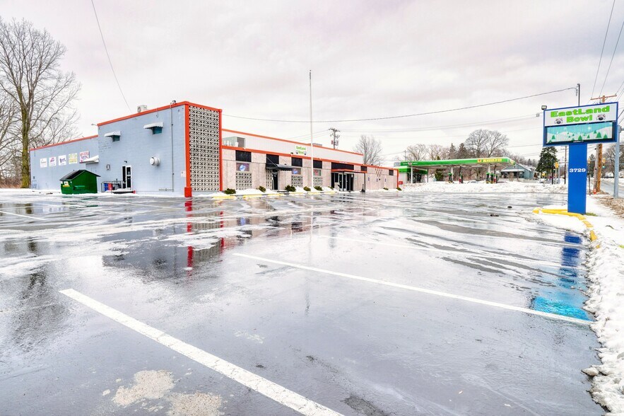 More Photos Of 3279 McClelland Ave, Erie Bowling Alley For Sale