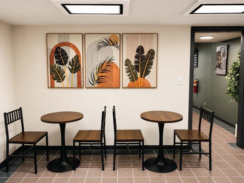 More Photos Of 2622 W Peterson Ave, Chicago Office For Lease