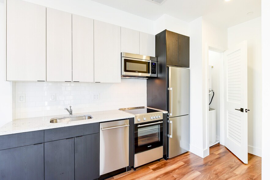 More Photos Of , Washington Multifamily For Sale