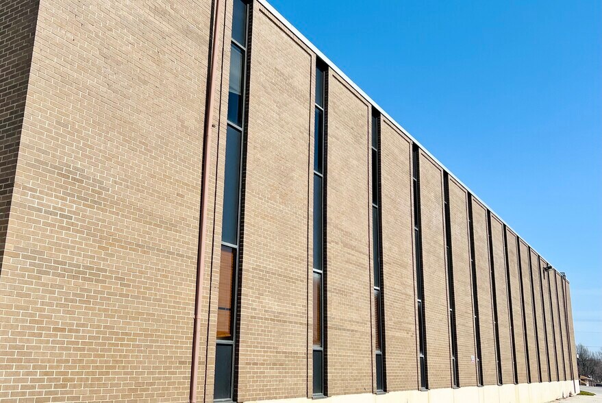 More Photos Of 12401 E 43rd St, Independence Medical For Lease