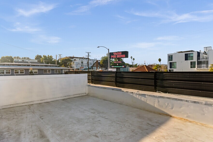 More Photos Of 2951-2953 Lincoln Blvd, Santa Monica Loft Creative Space For Sale