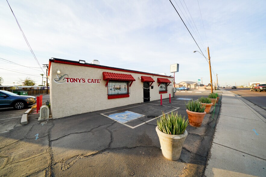 More Photos Of 301 W Main St, Avondale Restaurant For Sale
