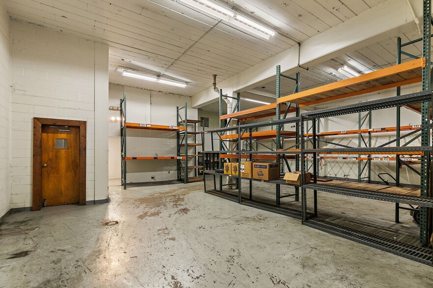 More Photos Of 303 Elgin Ave, Elgin Industrial For Sale