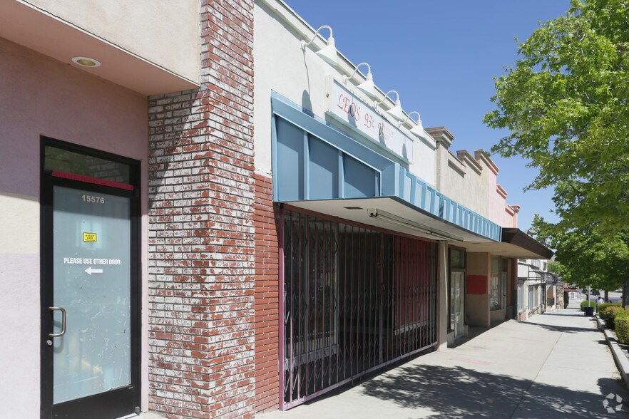 Primary Photo Of 15572-15576 7th St, Victorville General Retail For Sale