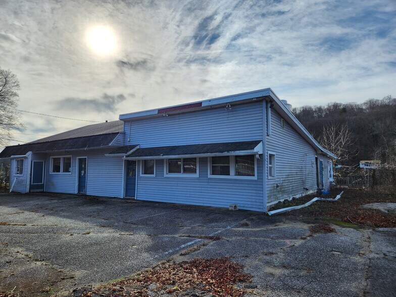 More Photos Of 377 Roosevelt Dr, Seymour Land For Lease