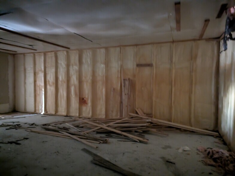 More Photos Of 2416 E Huron Rd, Au Gres Storefront Retail Office For Sale