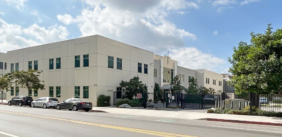 More Photos Of 949 E 2nd St, Los Angeles Office For Sale