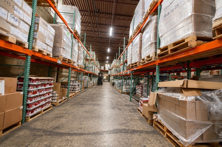 More Photos Of 585 Meserole St, Brooklyn Warehouse For Sale