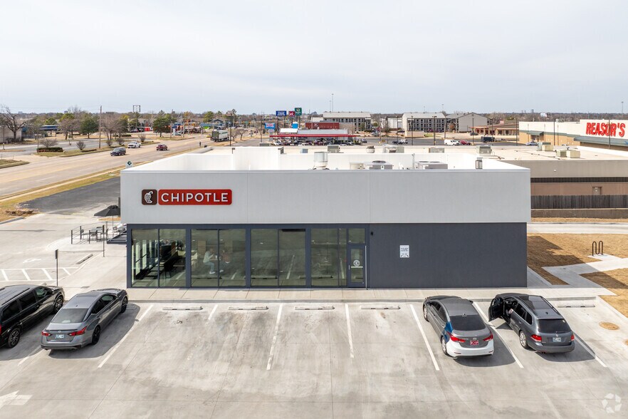 More Photos Of 11051 41st st, Tulsa Fast Food For Sale