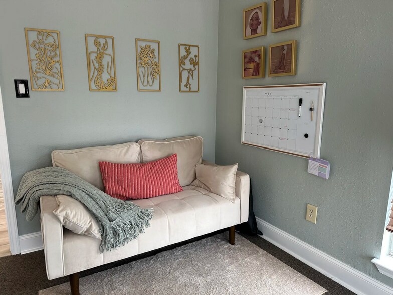 More Photos Of 4301 Spanish Trl, Pensacola Coworking Space