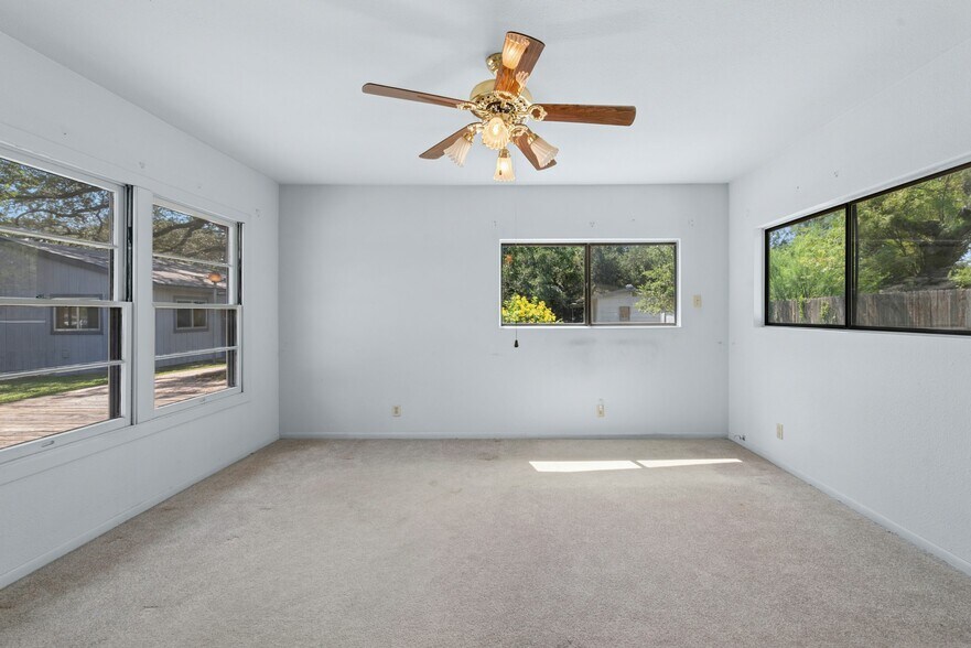 More Photos Of 6401 Menchaca Rd, Austin Flex For Sale
