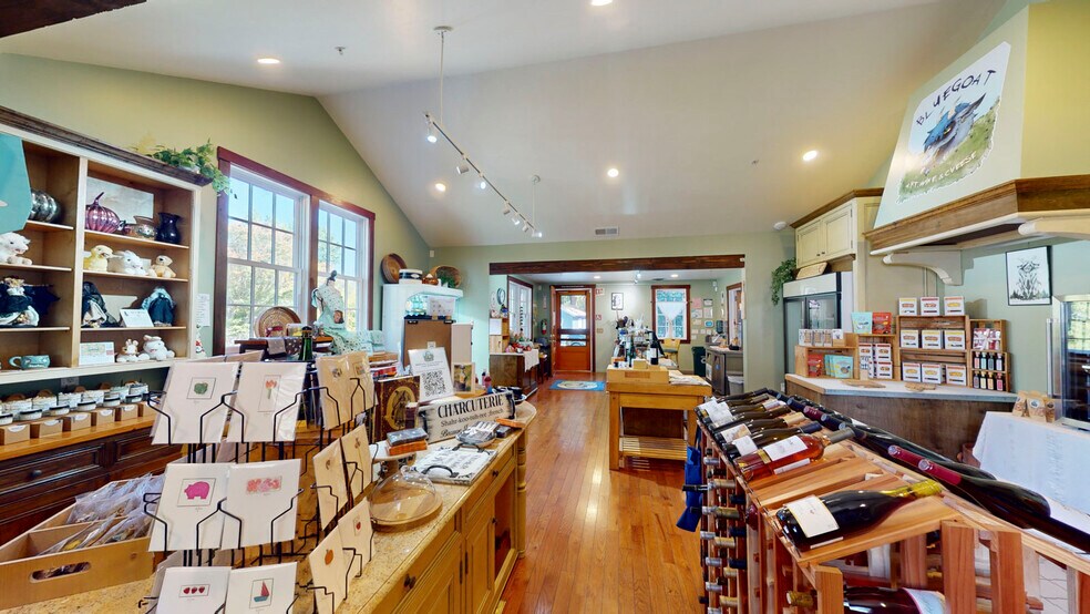 More Photos Of 380 Bohemian Hwy, Sebastopol Storefront Retail Residential For Sale