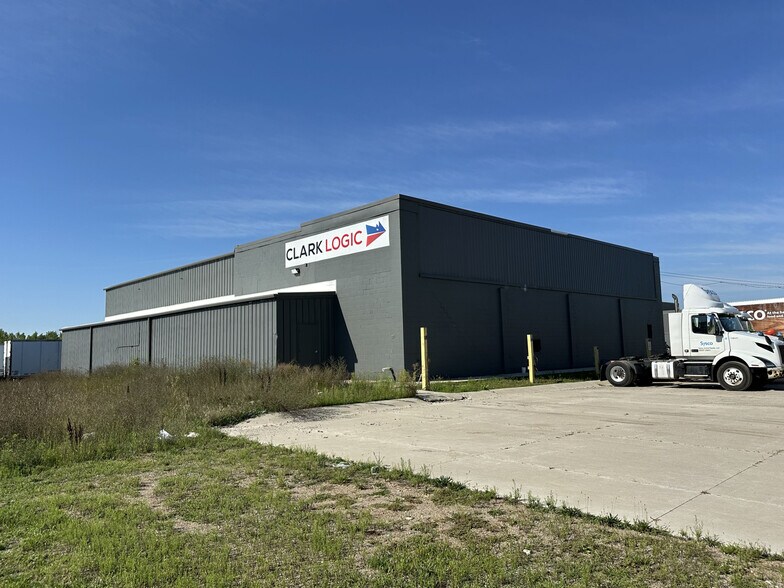 More Photos Of 3700 E Milham Ave, Portage Distribution For Sale