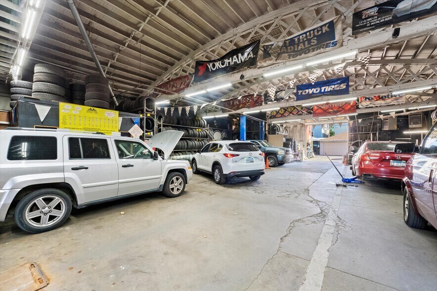 More Photos Of 2447 S Pulaski Ave, Chicago Warehouse For Sale