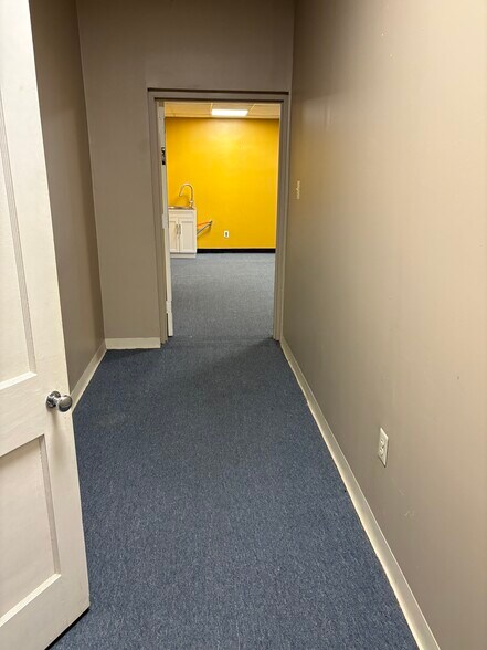 More Photos Of 100 E Broad St, Palmyra Storefront Retail Residential For Lease