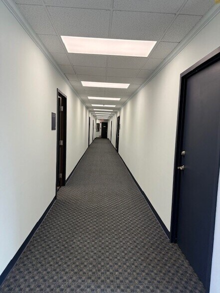 More Photos Of 1077 Rydal Rd, Rydal Office For Lease