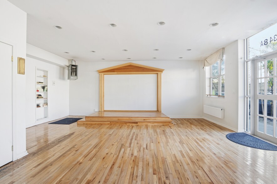 More Photos Of 2135 1st Ave, New York Apartments For Lease