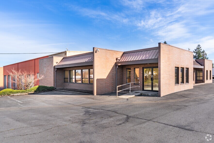More Photos Of 6455 NE Columbia Blvd, Portland Warehouse For Lease