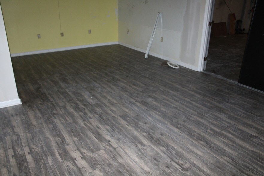 More Photos Of 9580 Madison Blvd, Madison Light Distribution For Lease