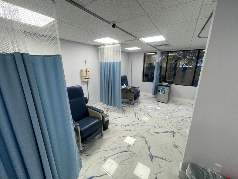 More Photos Of 493 Semoran Blvd, Casselberry Medical For Lease