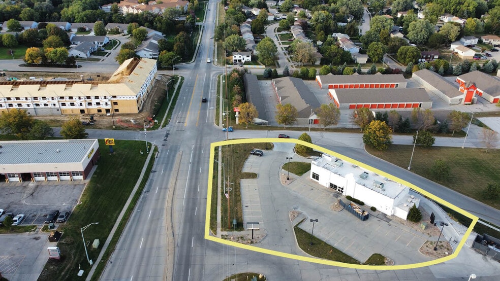 More Photos Of 3949 N 132nd St, Omaha Freestanding For Sale