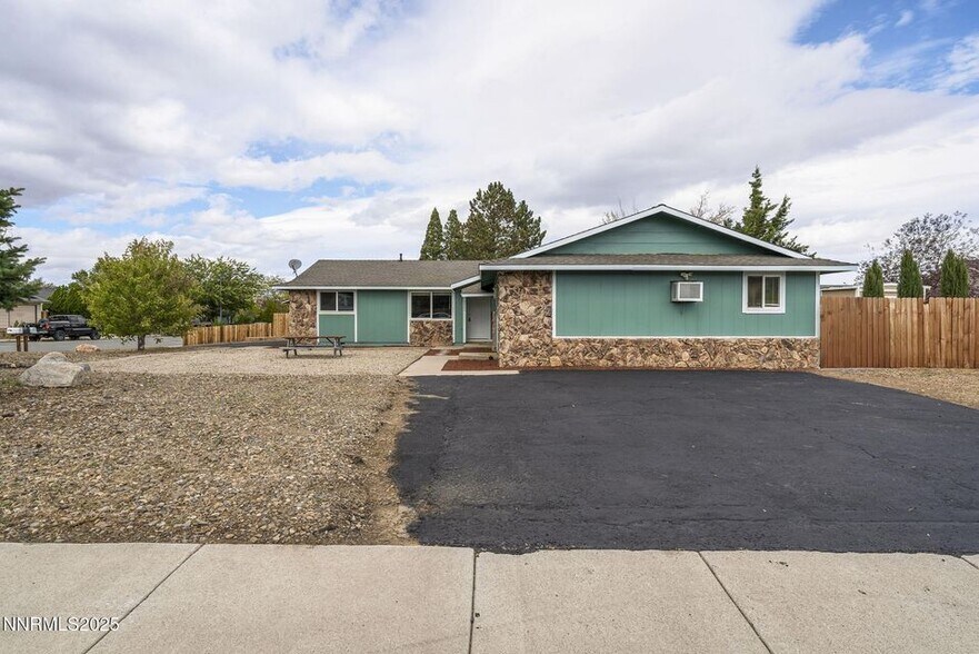 More Photos Of 10005 Sagewood Dr, Reno Apartments For Sale