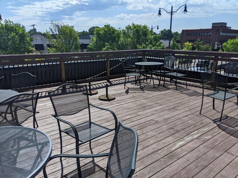More Photos Of 2515 Far Hills Ave, Oakwood Restaurant For Sale