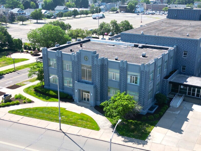 More Photos Of 1701L North St, Endicott Unknown For Lease