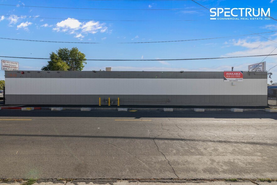 More Photos Of 7638 Deering Ave, Canoga Park Manufacturing For Sale