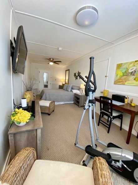 More Photos Of 1909-1911 S Salina St, Syracuse Office For Sale