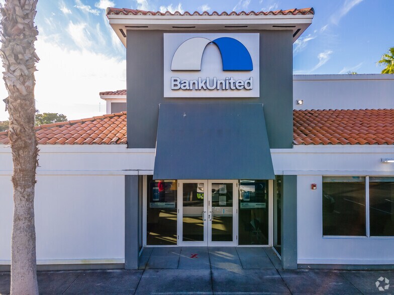 More Photos Of 3599 Hollywood Blvd, Hollywood Unknown For Lease
