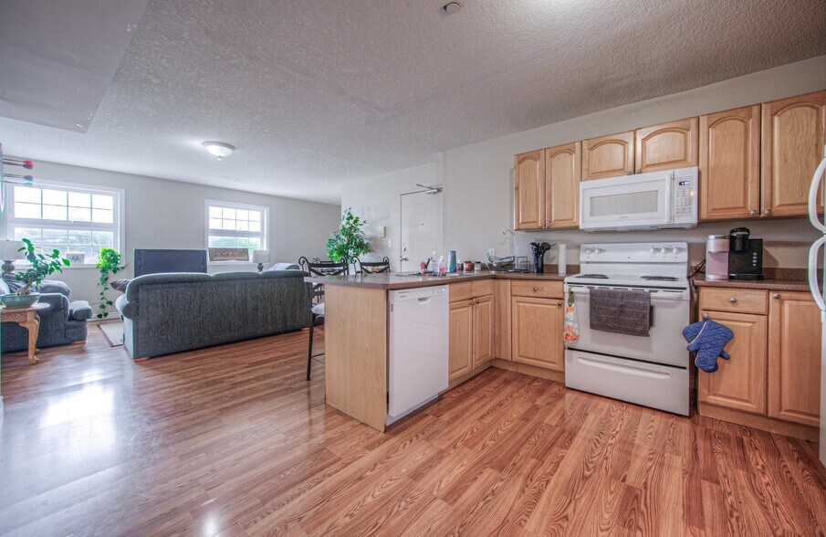More Photos Of 172 Regina St N, Waterloo Apartments For Sale