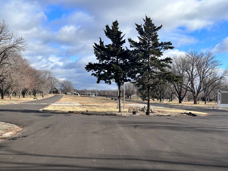 More Photos Of 210 12th St, Clay Center Land For Sale