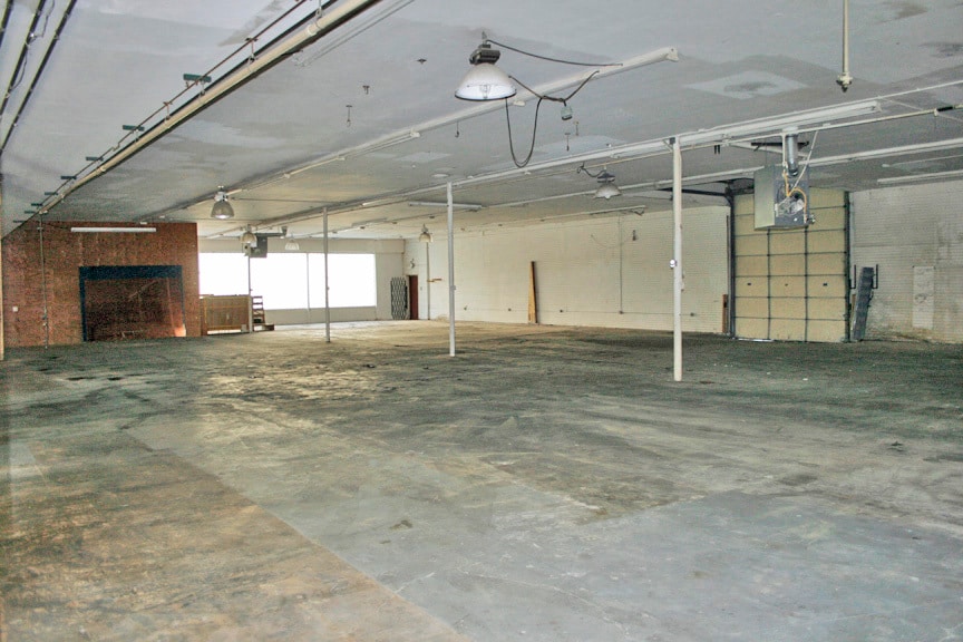 More Photos Of 180 N Saginaw St, Pontiac Warehouse For Lease
