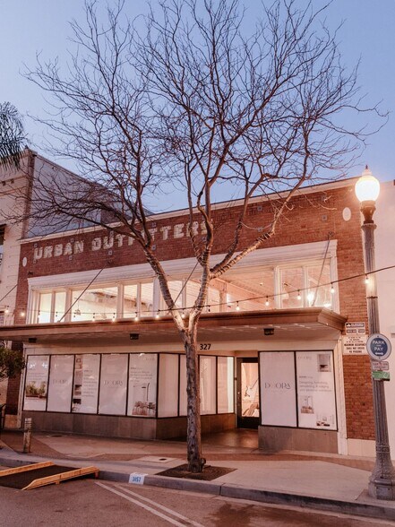 More Photos Of 327 E Main St, Ventura Storefront For Lease