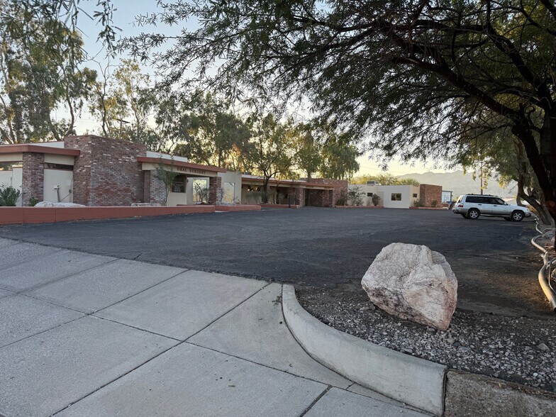More Photos Of 1467 Palma Rd, Bullhead City Office For Sale