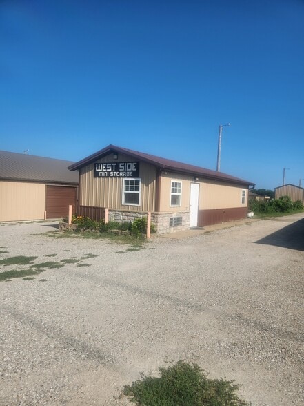 Primary Photo Of 173 385th Ave, Grinnell Self Storage For Sale