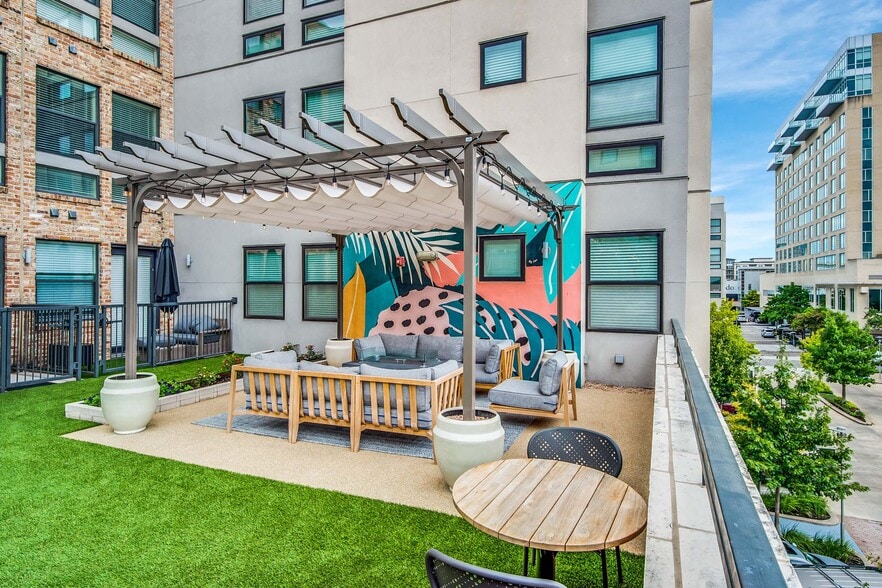 More Photos Of 12808 Queensbury Ln, Houston Apartments For Lease