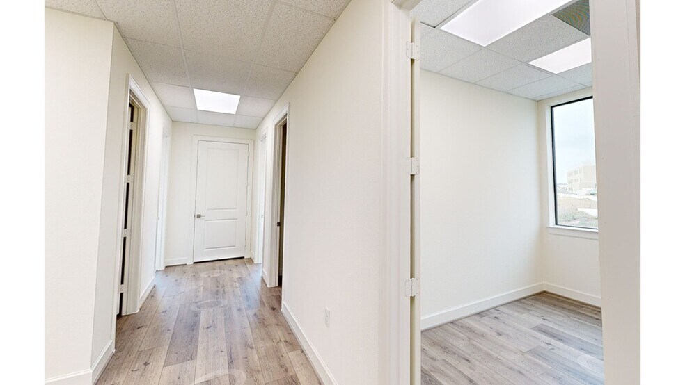 More Photos Of 17904 W Lake Houston Pky, Atascocita Medical For Sale