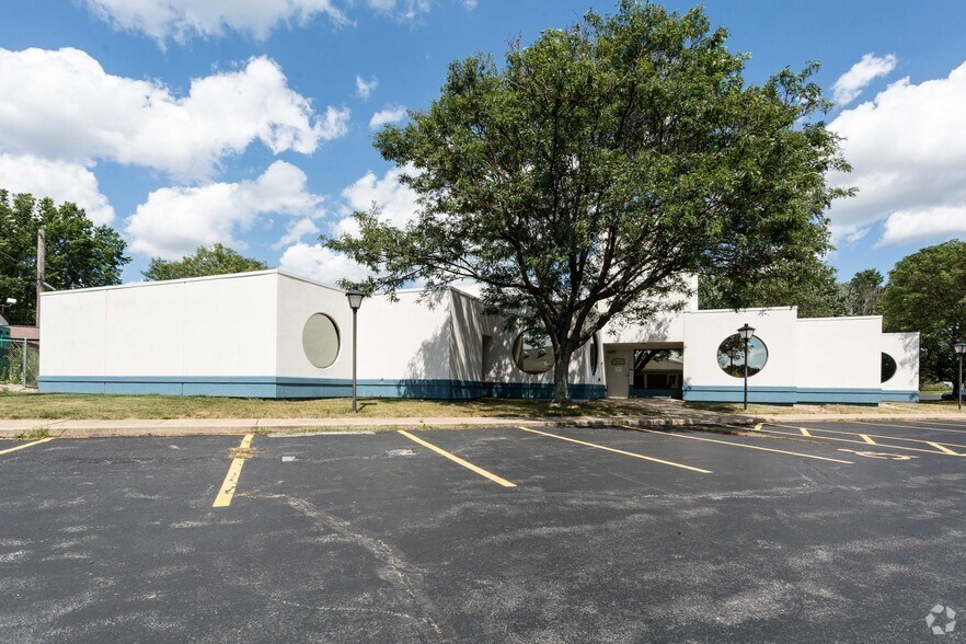 More Photos Of 810 Boardman Canfield Rd, Youngstown Medical For Lease