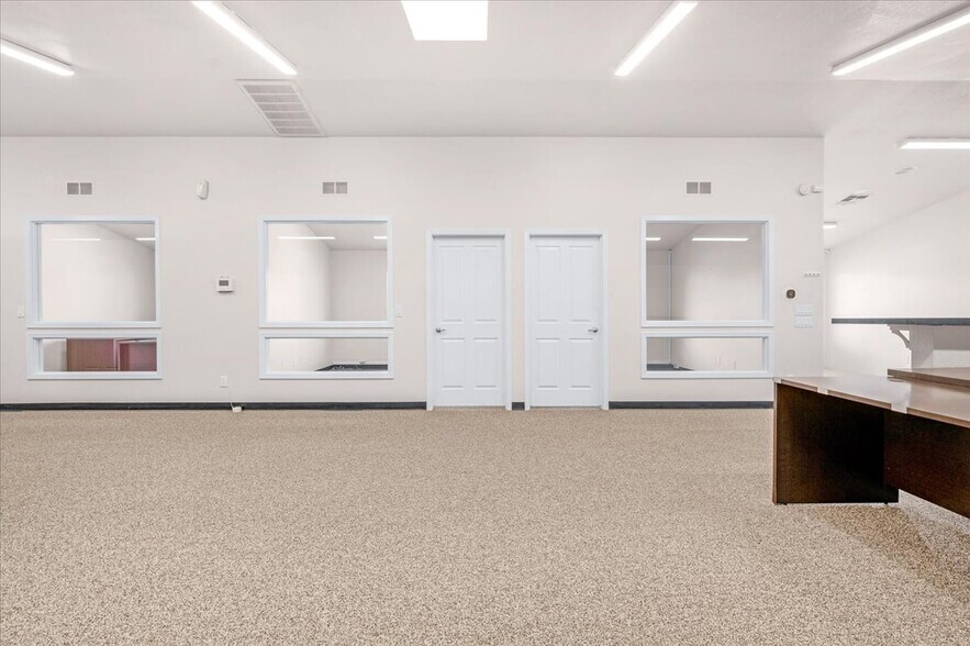 More Photos Of 324-330 Bullard Ave, Clovis Office For Sale