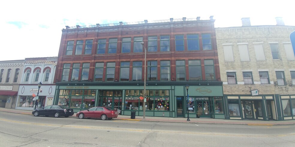 More Photos Of 207-211 E Main St, Watertown Office For Lease