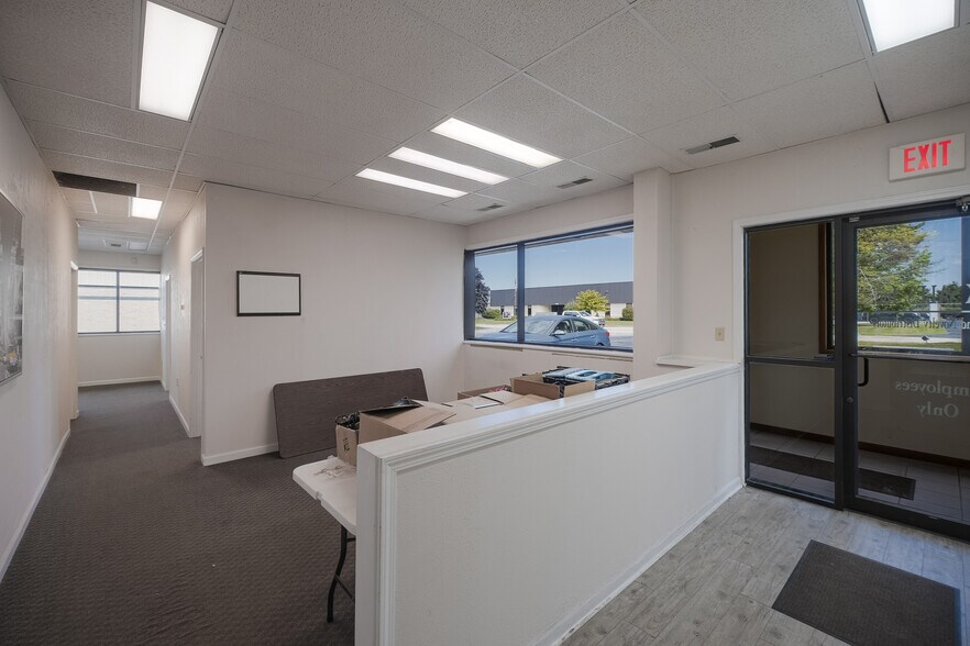 More Photos Of 5237 Commerce Cir, Indianapolis Warehouse For Sale