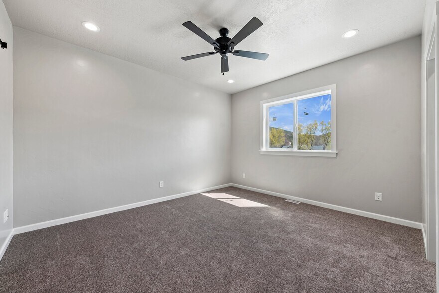 More Photos Of 560 Park Springs Ave, Baker City Apartments For Sale