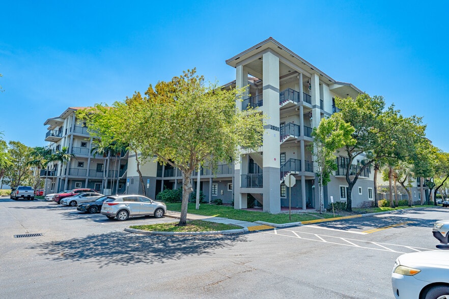 More Photos Of 2801-2851 Riverside Dr, Coral Springs Apartments For Sale