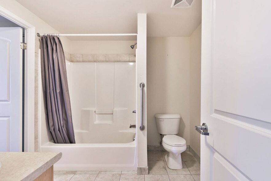 More Photos Of 1489 Upper Gage Av, Hamilton Apartments For Sale