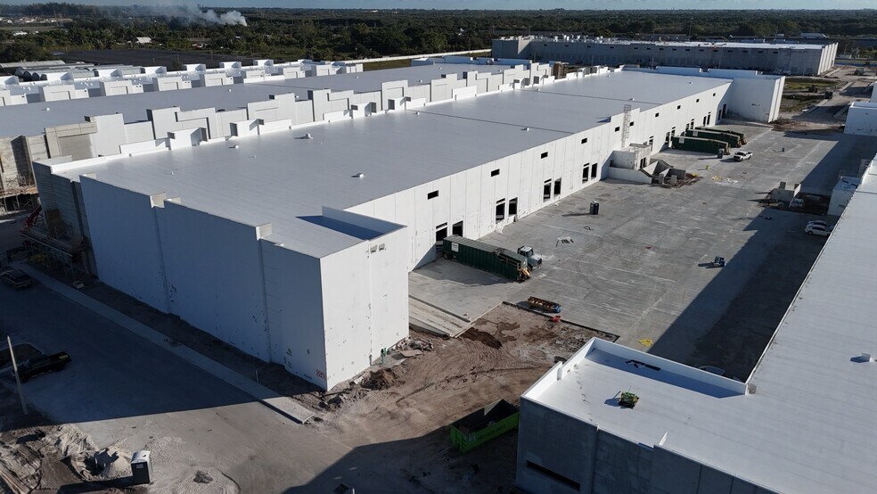 More Photos Of 8289 Boynton Beach Blvd, Boynton Beach Unknown For Lease