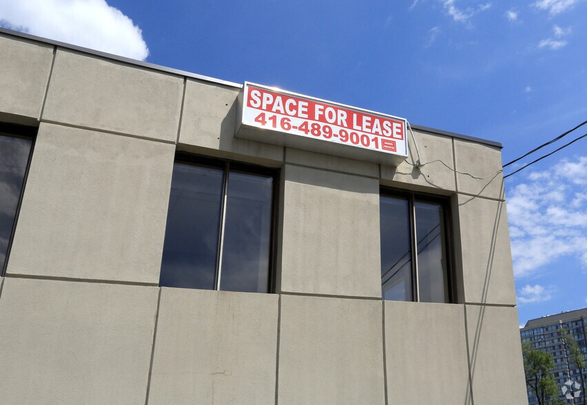 More Photos Of 80 Sheppard Ave W, Toronto Office For Lease