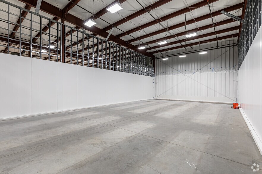 More Photos Of 299 Industrial Ln, Torrington Distribution For Lease