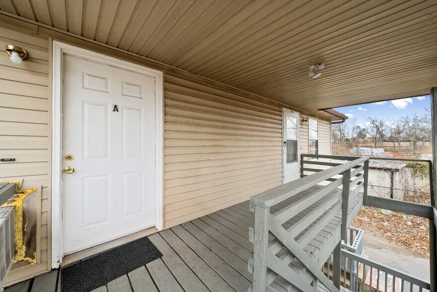 More Photos Of 1959 Fort Campbell Blvd, Clarksville Freestanding For Sale